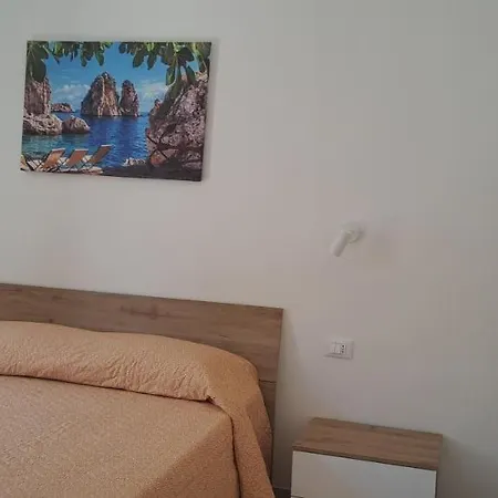 ゲストハウス Mamma Rosa カステッランマーレ・デル・ゴルフォ