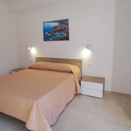 ゲストハウス Mamma Rosa カステッランマーレ・デル・ゴルフォ