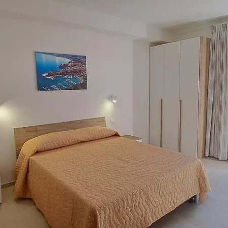 Mamma Rosa 3* カステッランマーレ・デル・ゴルフォ